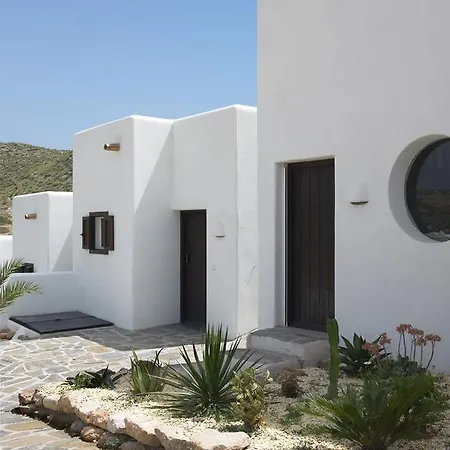 La Almendra Y El Gitano Agua Amarga (Almeria)