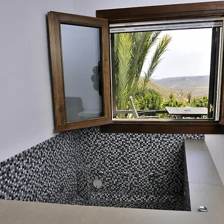 Hotell La Almendra Y El Gitano Agua Amarga (Almeria)