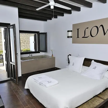 La Almendra Y El Gitano Hotell 2*