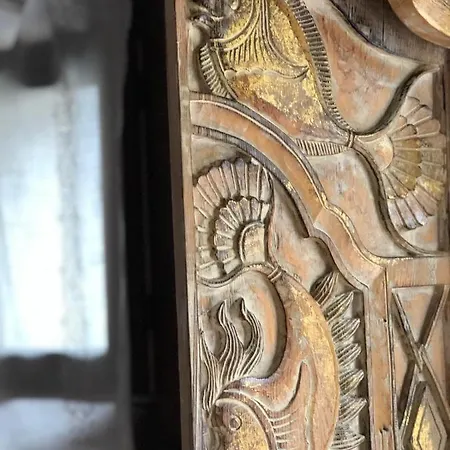 La Almendra Y El Gitano