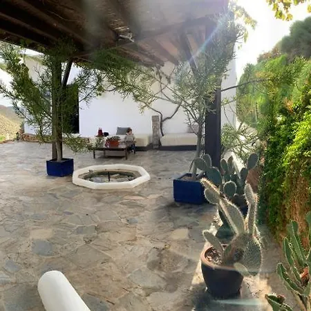 La Almendra Y El Gitano 2*