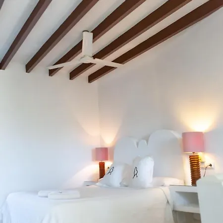 Hotel La Almendra Y El Gitano 2*