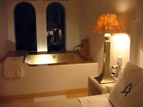 La Almendra Y El Gitano Otel Agua Amarga (Almeria)