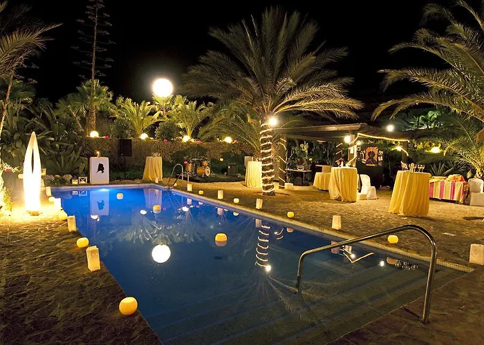 La Almendra Y El Gitano Otel