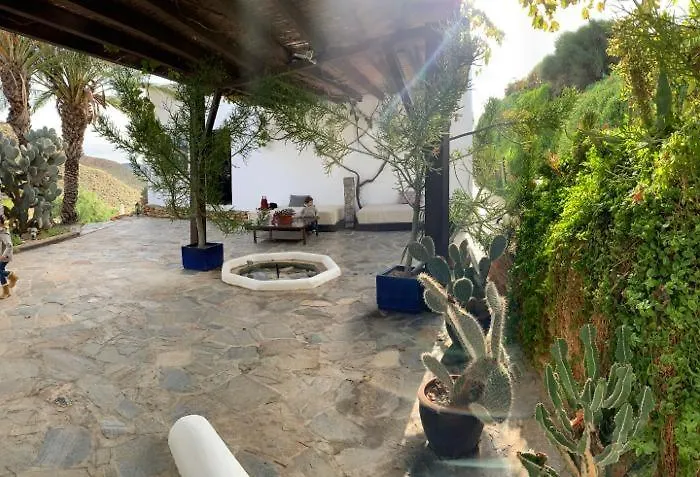 La Almendra Y El Gitano 2*